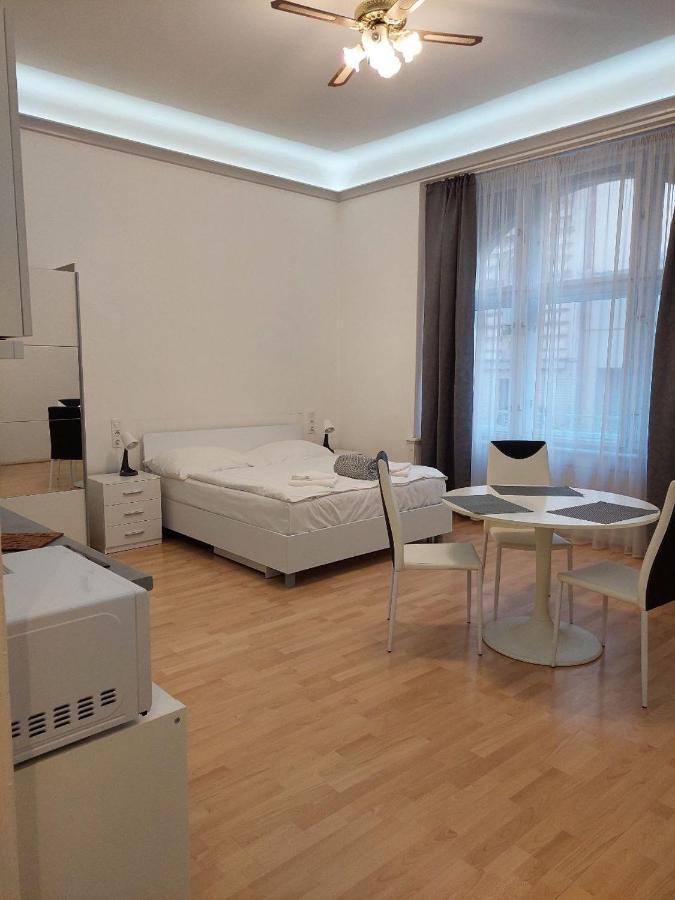 Ai Quattro Angeli Aparthotel ปราก ภายนอก รูปภาพ