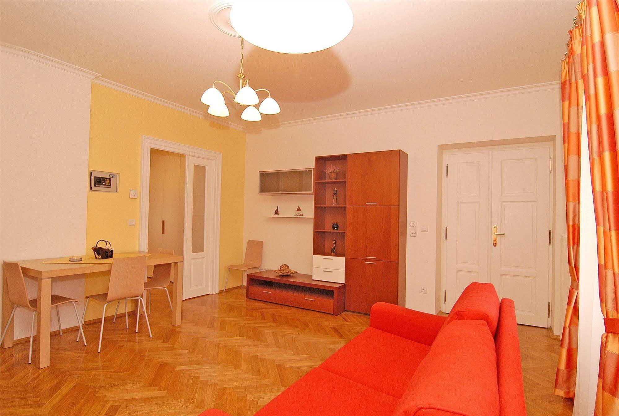 Ai Quattro Angeli Aparthotel ปราก ภายนอก รูปภาพ